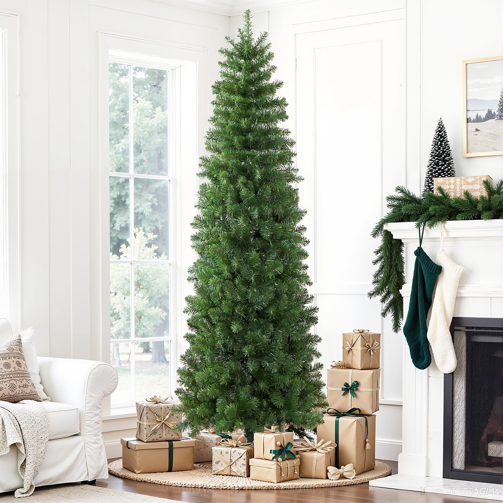 Real vs. Artificial Christmas Trees: How to Choose the Right One for Your Home