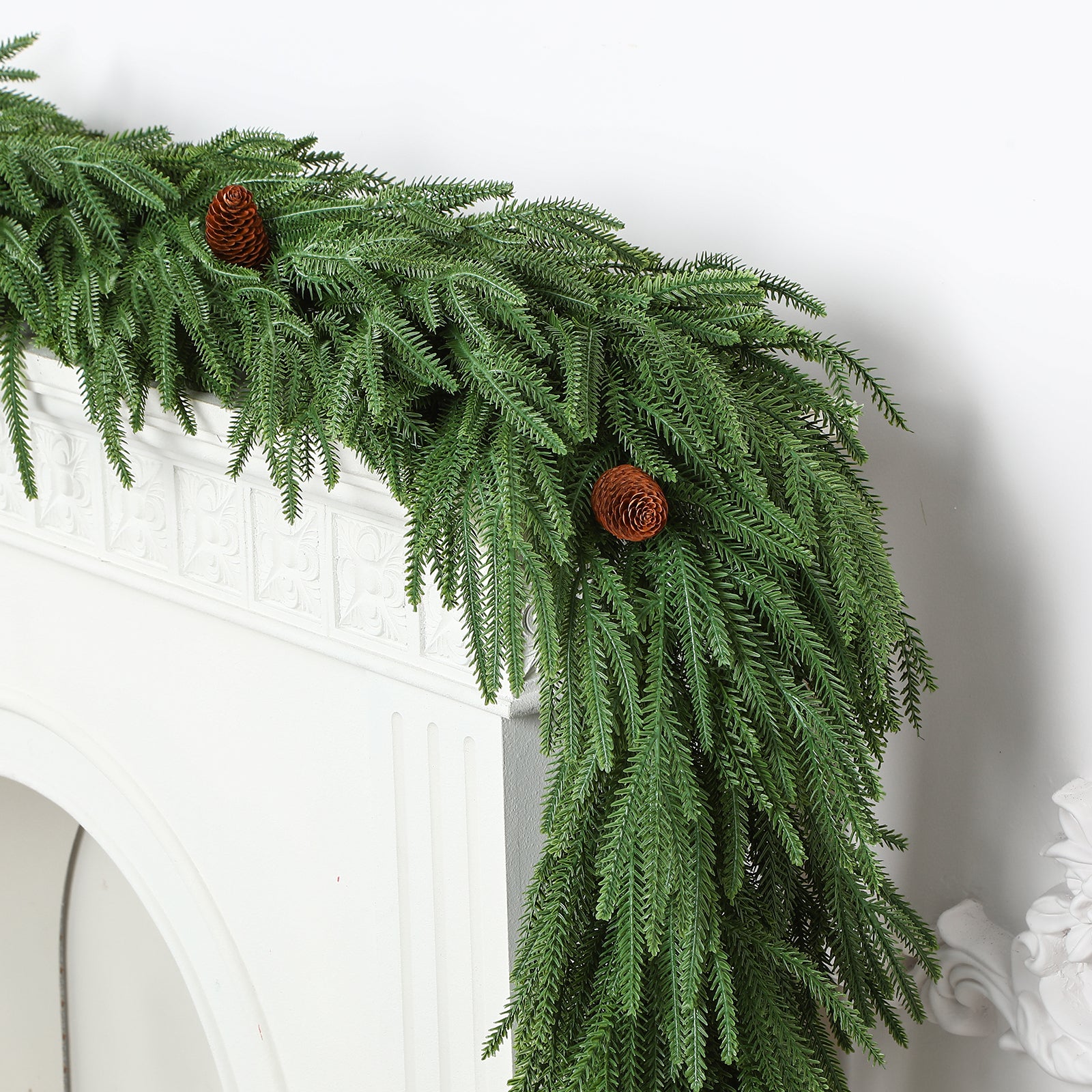 Norfolk Christmas Garland  with Pinecone - SHareconn