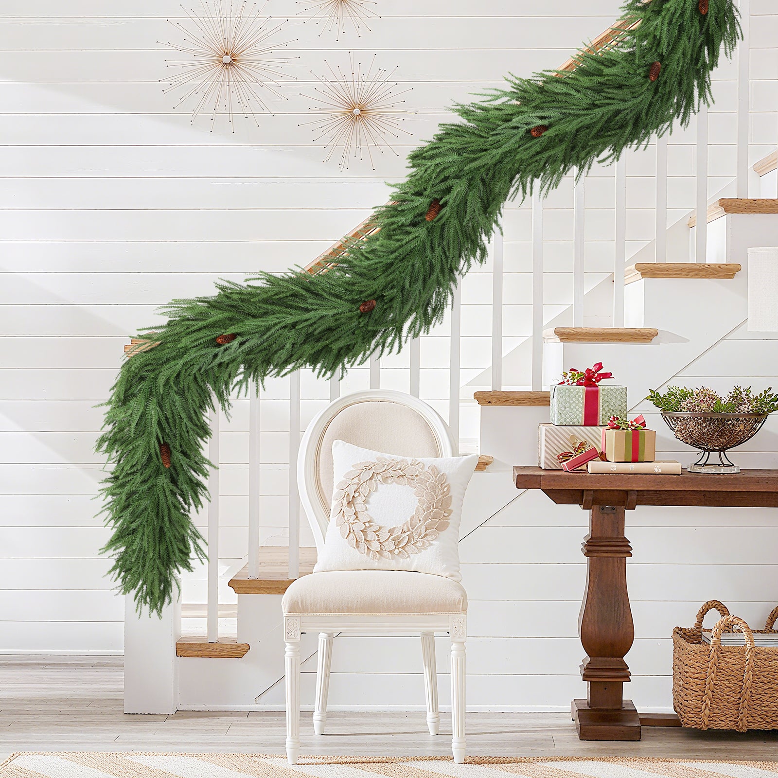 Norfolk Christmas Garland with Pinecone - SHareconn
