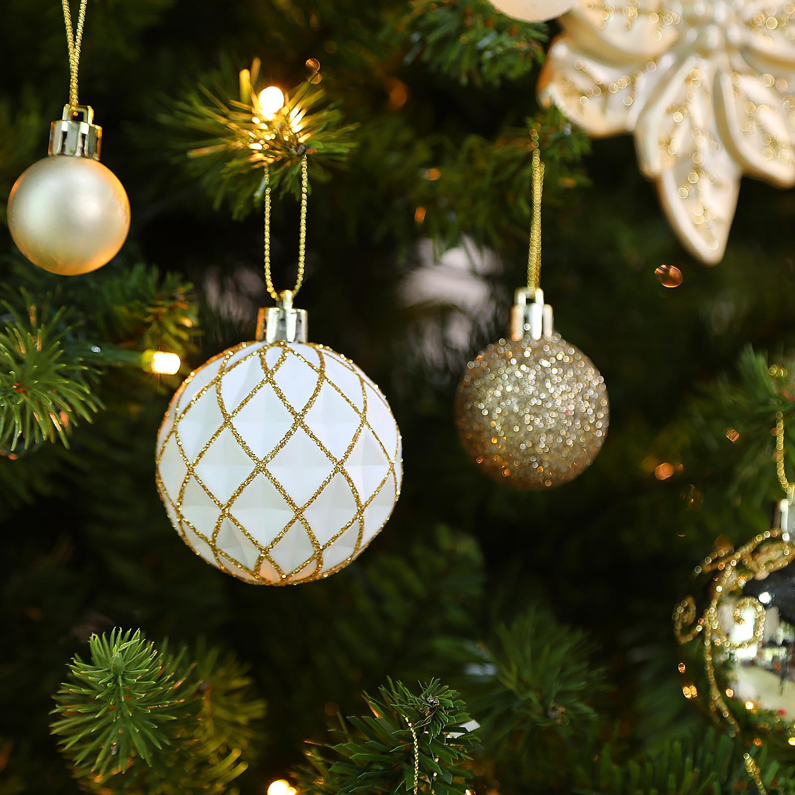 106PCS Gold &White Christmas Balls Ornaments Set with Hanging Hooks - SHareconn