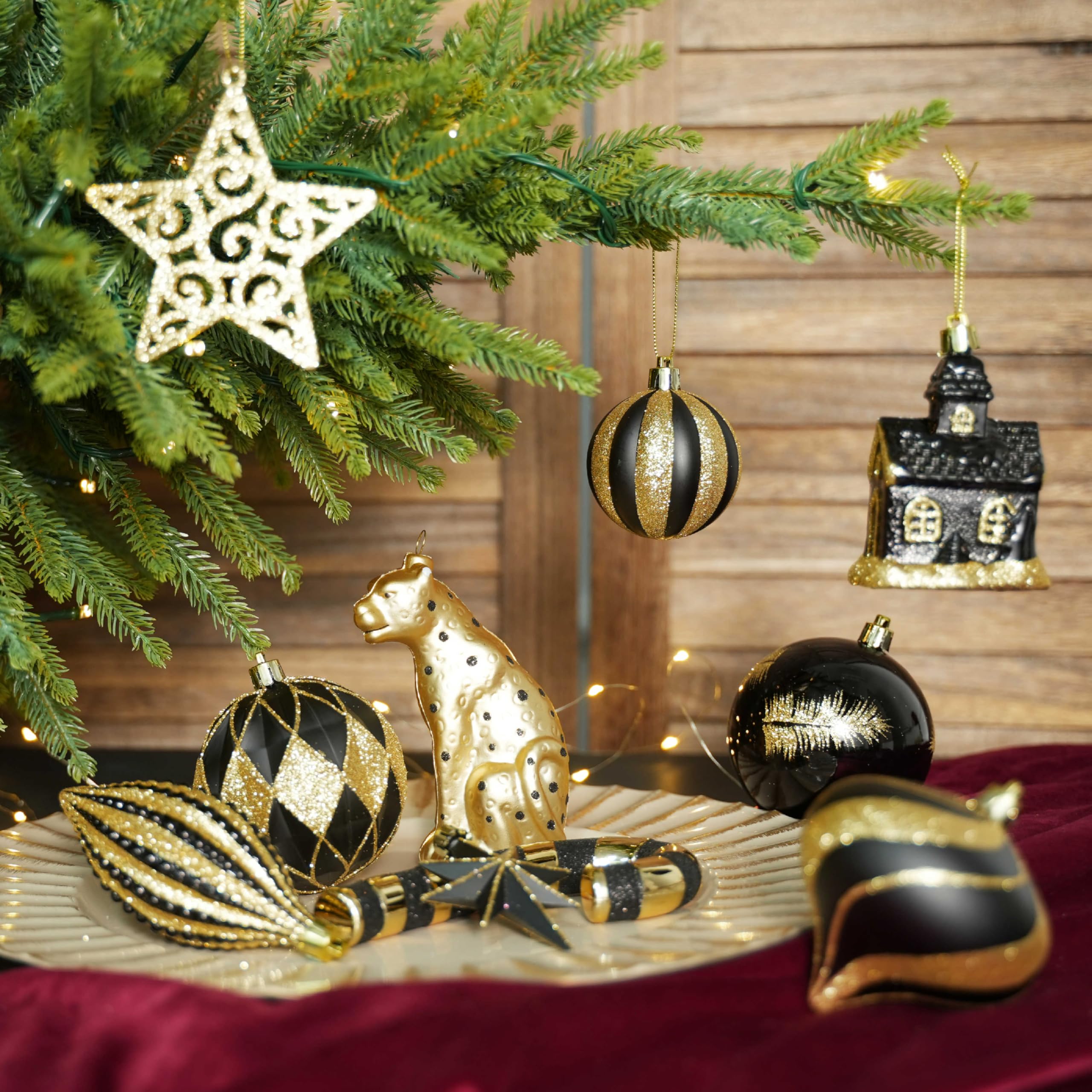 145pcs Gold and Black Christmas Balls Ornaments Set - SHareconn