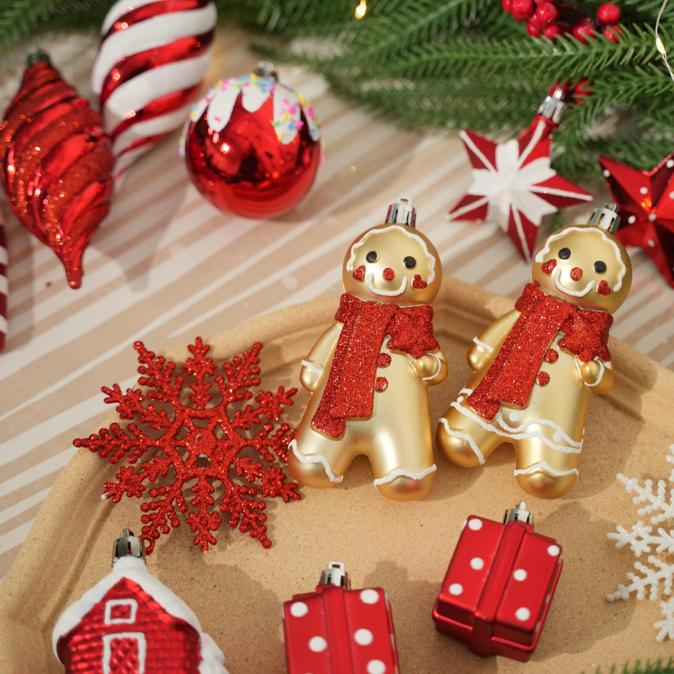 65pcs Red and White Gingerbread Man Gift Decoration Set - SHareconn