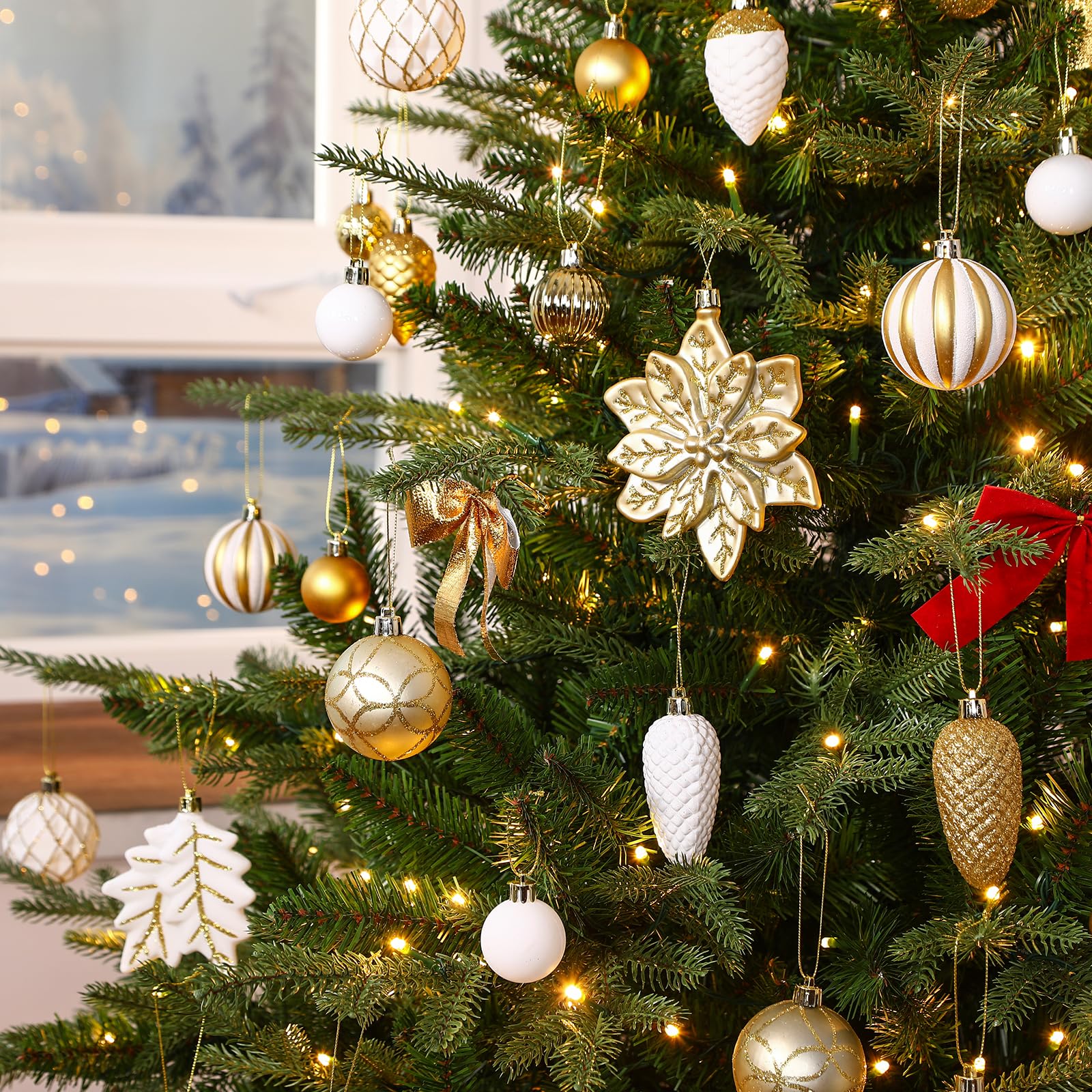 106PCS Christmas Balls Ornaments Set Gold & White