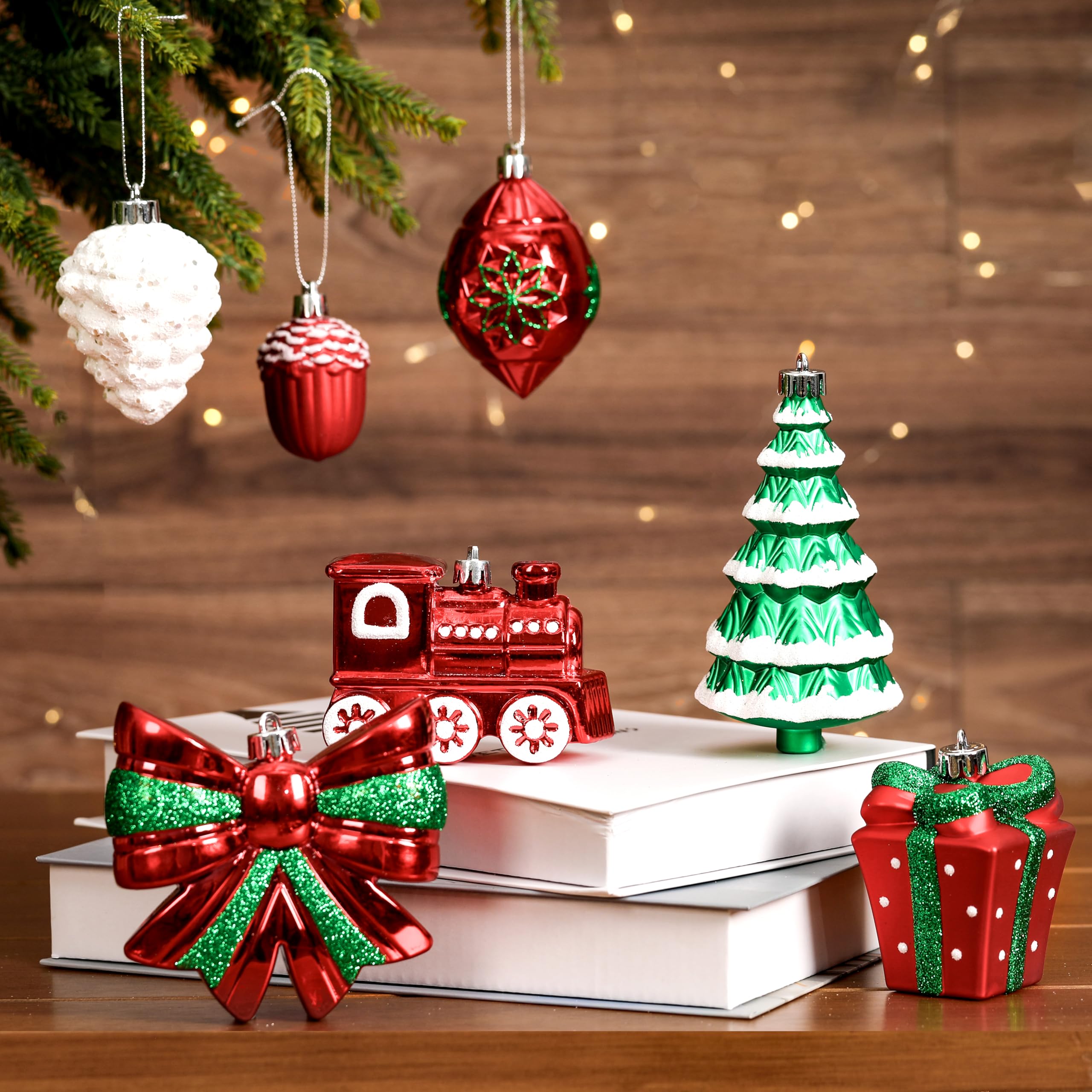 82pcs Red,Green and White Christmas Balls Ornaments Set with Hanging Strings - SHareconn